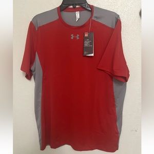 UNDER ARMOUR MENS HEAT GEAR T Shirt loose cuope red/gray  size M